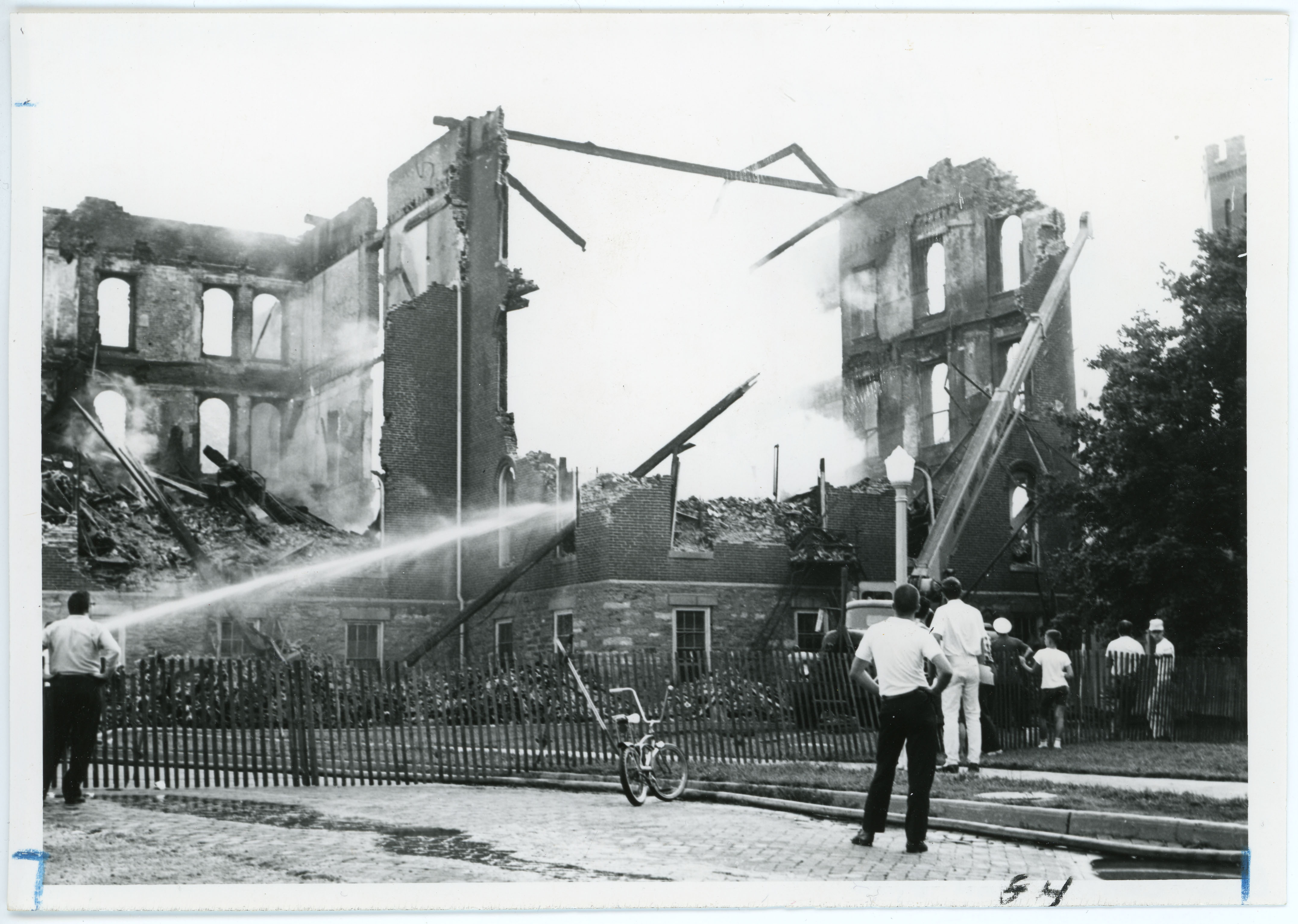 The destroyed Central Hall